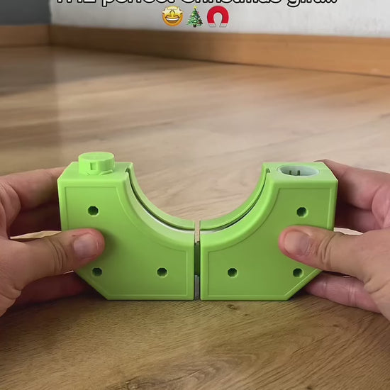 Naivah Magnetic Rail Track Set - inverted magnetic-wheel gameplay
